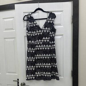 Black and White Geometric Pattern Dress size large from H&M